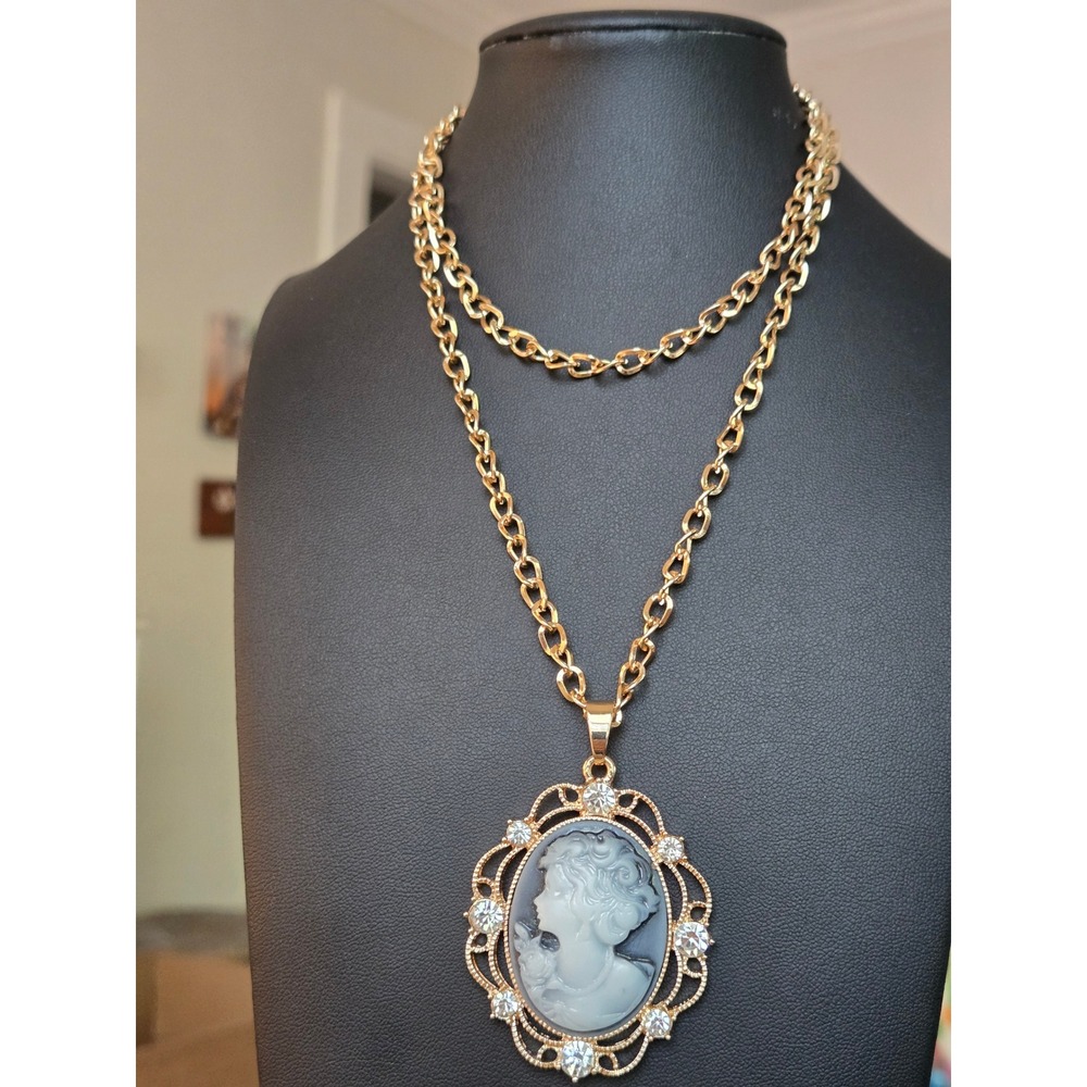 Contemporary Vintage Style Cameo Pendant Necklace